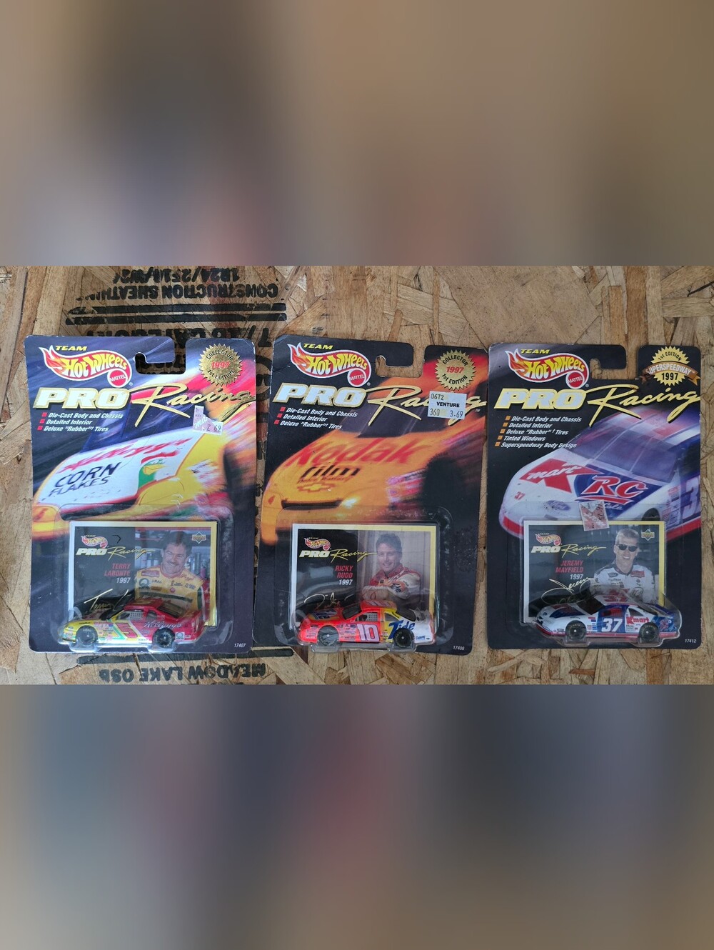 Hot Wheels Pro Racing 1:64 NASCAR 1997 Diecast 3-Pack Labonte Rudd Mayfield